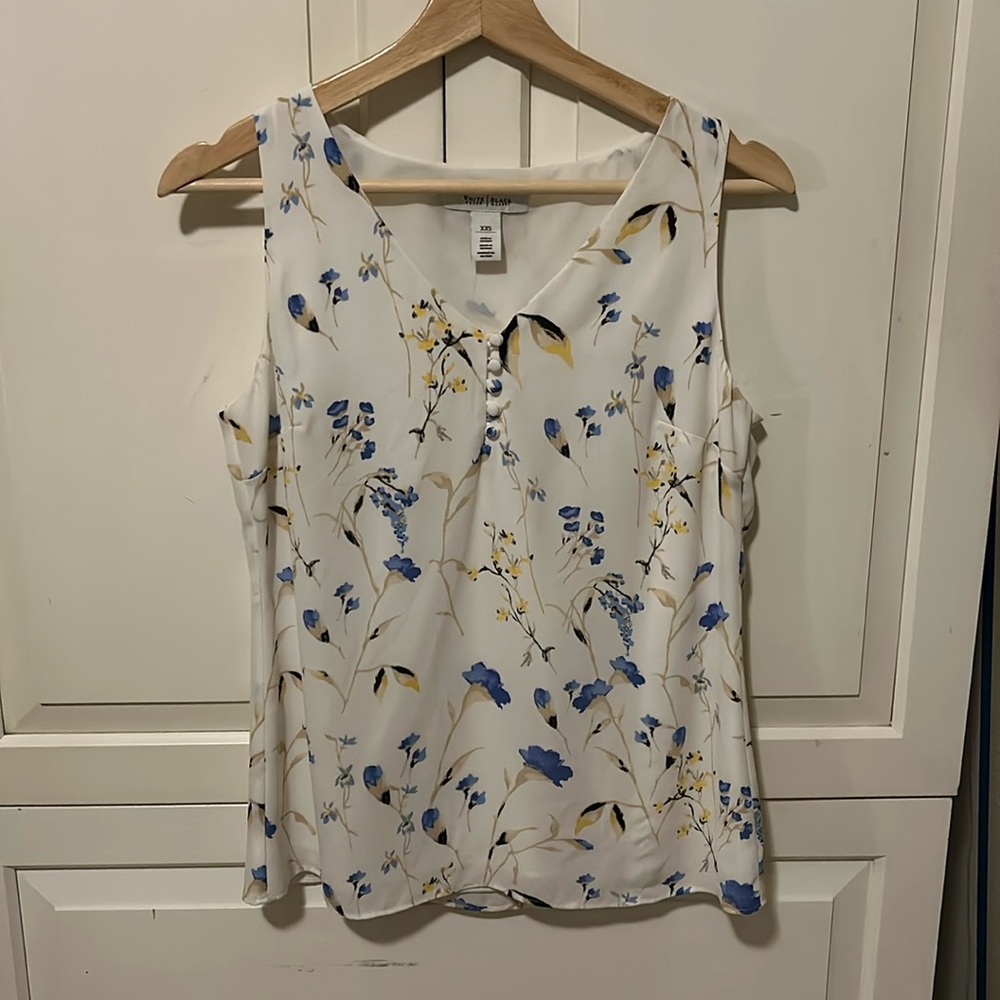 Banana Republic XXS top. Short sleeve blouse brand new